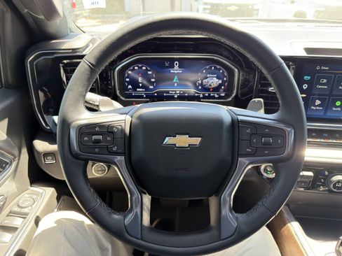 Used 2024 Chevrolet Silverado 1500 High Country w/ High Country Premium Package AWD/4WD image 37