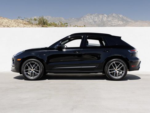 Certified 2026 Porsche Macan AWD/4WD image 2