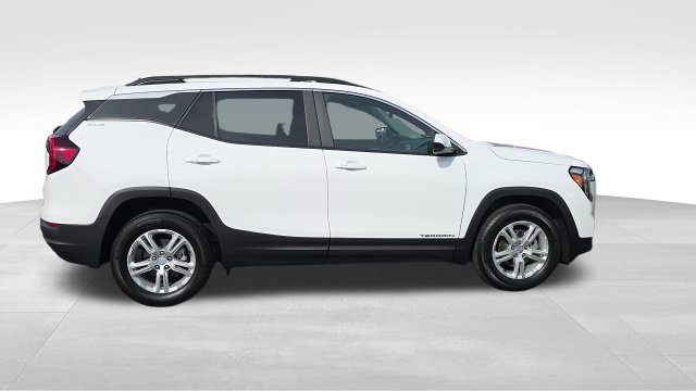 Certified 2024 GMC Terrain SLE w/ Driver Convenience Package FWD image 11