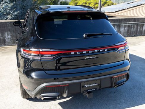Certified 2025 Porsche Macan image 20