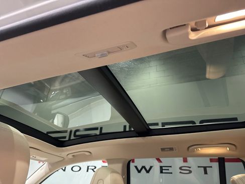 Used 2021 Mercedes-Benz GLS 450 4MATIC image 40