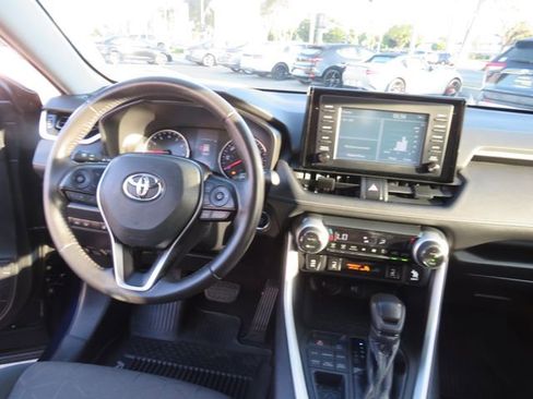 Used 2019 Toyota RAV4 XLE w/ Convenience Package image 21