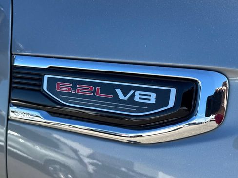 Used 2023 GMC Sierra 1500 SLT w/ SLT Premium Package AWD/4WD image 11