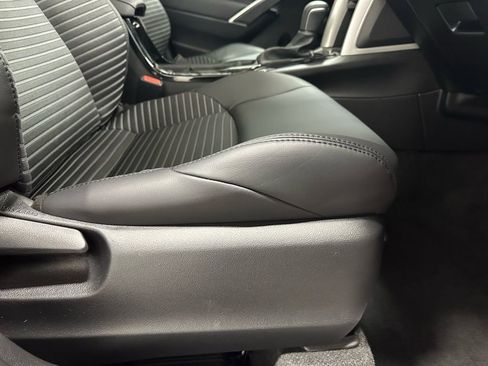 Used 2025 Toyota Corolla Cross AWD Hybrid w/ Convenience Package image 58