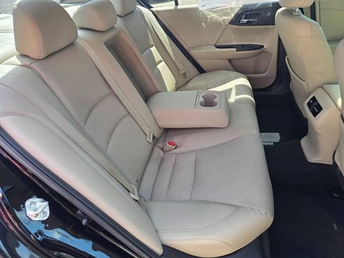 Used 2017 Honda Accord Touring image 20