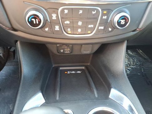 Certified 2023 Chevrolet Traverse RS image 13