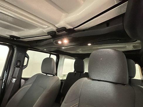 Used 2024 Jeep Wrangler Unlimited w/ Convenience Group AWD/4WD image 14