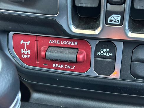 Used 2024 Jeep Gladiator Sport AWD/4WD image 27