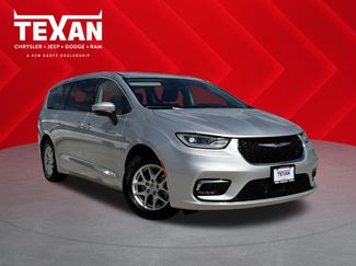 Used 2023 Chrysler Pacifica Touring-L video 1