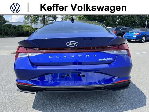 Used 2023 Hyundai Elantra Blue FWD image 4