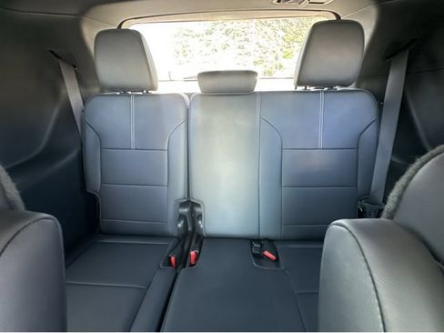 Used 2024 GMC Acadia Elevation w/ Luxury Package FWD image 17