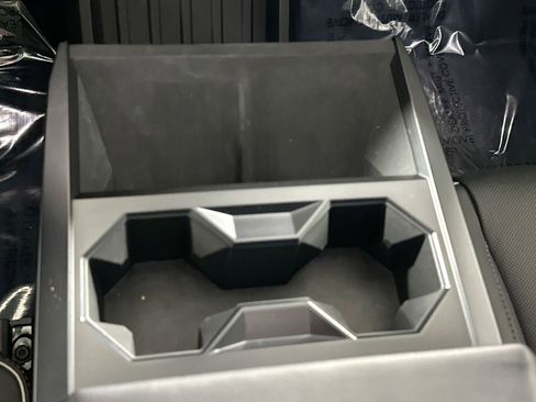 Used 2024 Tesla Cybertruck AWD Crew Cab image 26