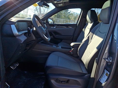 New 2026 Volkswagen Tiguan SE R-Line image 9