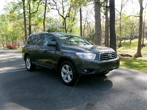 Used 2010 Toyota Highlander Limited image 3