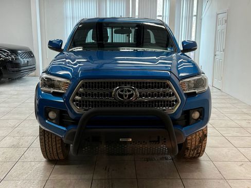 Used 2016 Toyota Tacoma TRD Off-Road w/ Towing Package image 2