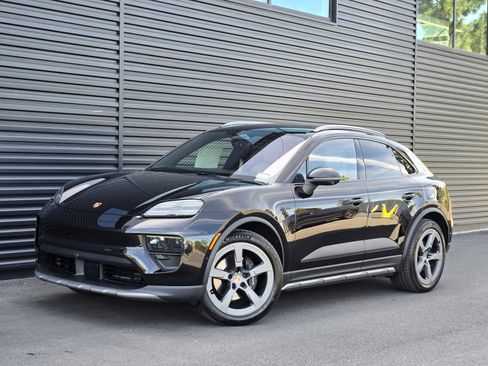 New 2026 Porsche Macan 4 Electric AWD/4WD image 1