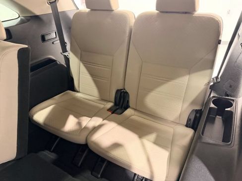 Used 2019 Kia Sorento AWD V6 image 41