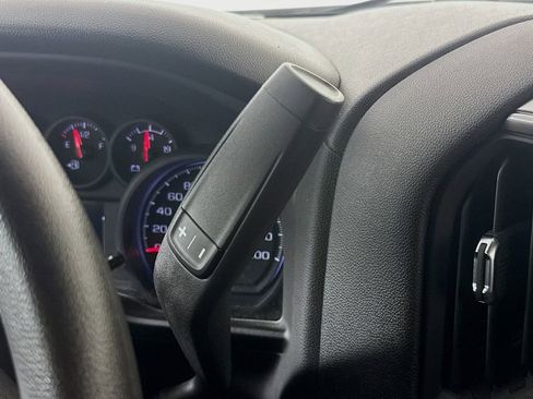 Used 2022 Chevrolet Silverado 1500 Custom image 15