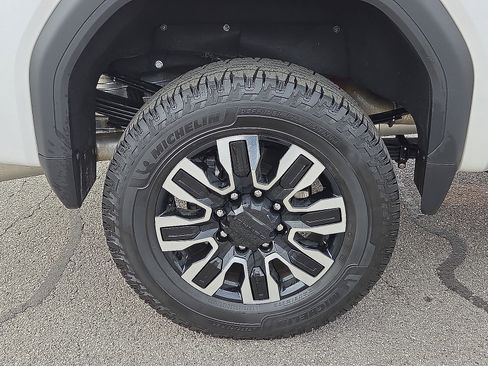 Used 2024 GMC Sierra 2500 Denali Ultimate w/ Max Trailering Package image 7