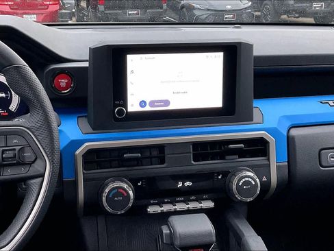 Used 2025 Toyota Tacoma TRD Off-Road image 7