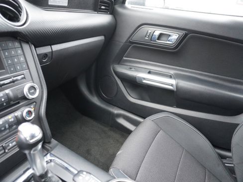 Used 2017 Ford Mustang Coupe image 17