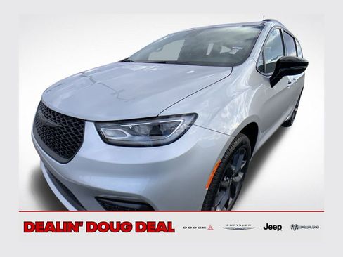New 2026 Chrysler Pacifica Select w/ S Appearance Package image 1