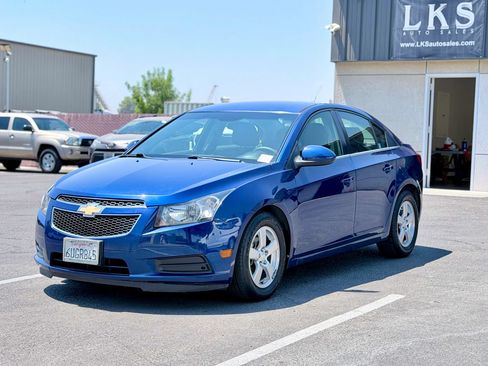 Used 2012 Chevrolet Cruze LT FWD image 3