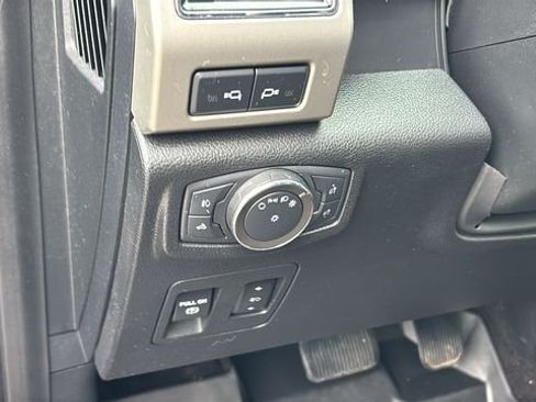 Used 2019 Ford F150 Lariat w/ Equipment Group 502A Luxury AWD/4WD image 12