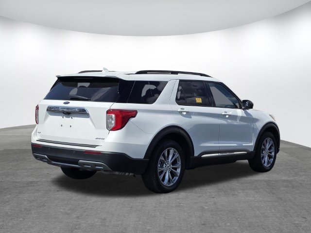 Used 2021 Ford Explorer XLT w/ Equipment Group 202A AWD/4WD image 4