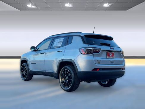 New 2026 Jeep Compass Latitude image 3