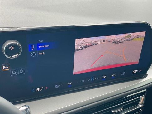 New 2026 Chevrolet Traverse LT FWD image 16