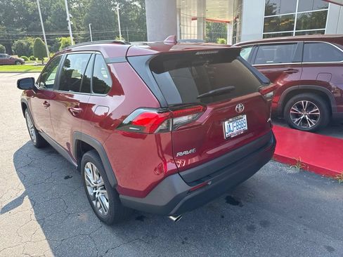 Used 2022 Toyota RAV4 XLE Premium FWD image 12