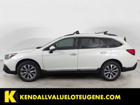 Used 2018 Subaru Outback 2.5i Touring AWD/4WD image 2