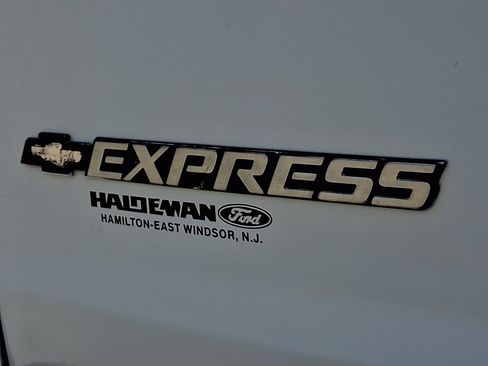 Used 2022 Chevrolet Express 2500 w/ Driver Convenience Package RWD image 29