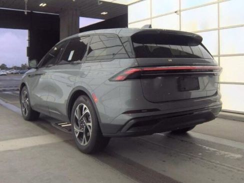 Used 2024 Lincoln Nautilus Premier w/ Equipment Group 102A image 5