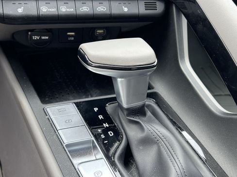 Used 2022 Hyundai Elantra SEL w/ Convenience Package FWD image 17