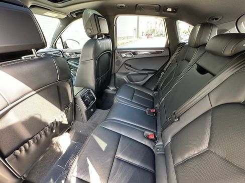 Used 2026 Porsche Macan AWD/4WD image 35