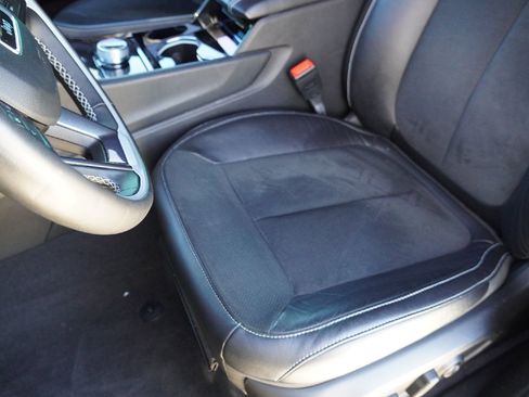 Used 2022 Jeep Grand Cherokee L Laredo image 9