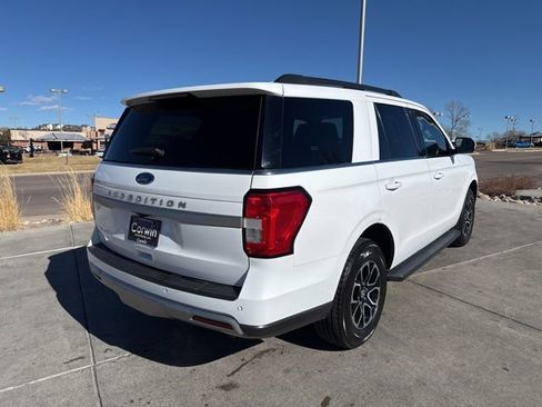 Used 2024 Ford Expedition XLT image 10