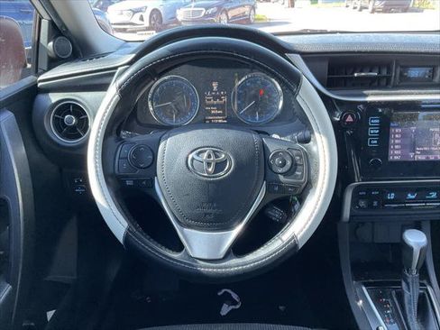 Used 2018 Toyota Corolla SE FWD image 29