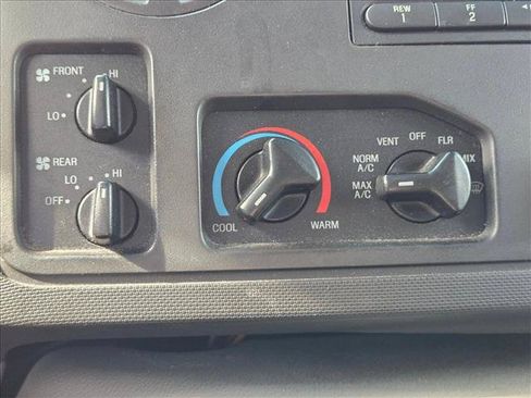 Used 2014 Ford E-350 and Econoline 350 XLT RWD image 12