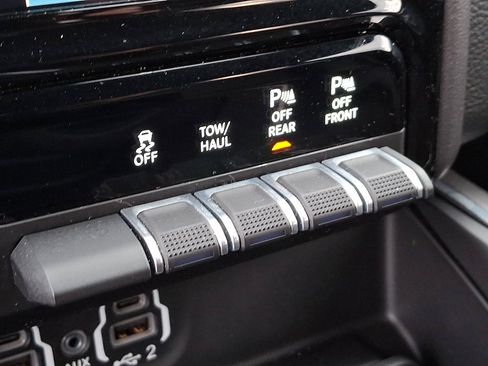 Used 2022 RAM 1500 Laramie w/ Sport Appearance Package image 28