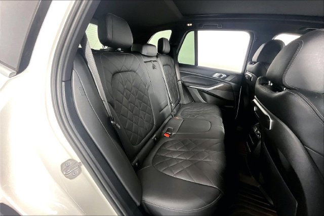 Used 2024 BMW X5 xDrive40i w/ Premium Package AWD/4WD image 31