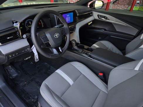 Certified 2026 Toyota Camry SE FWD image 8