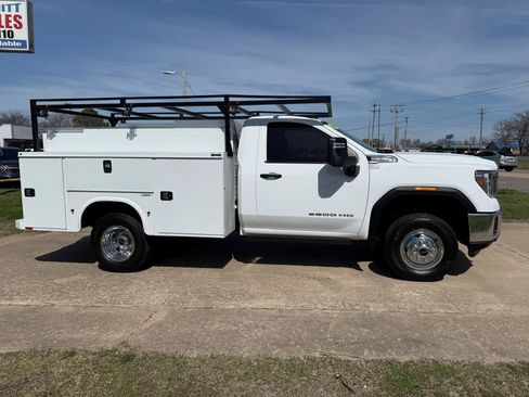 Used 2022 GMC Sierra 3500 Pro w/ Convenience Package AWD/4WD image 11