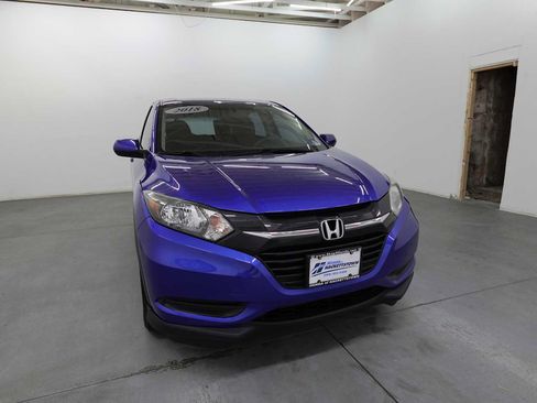 Used 2018 Honda HR-V LX image 3