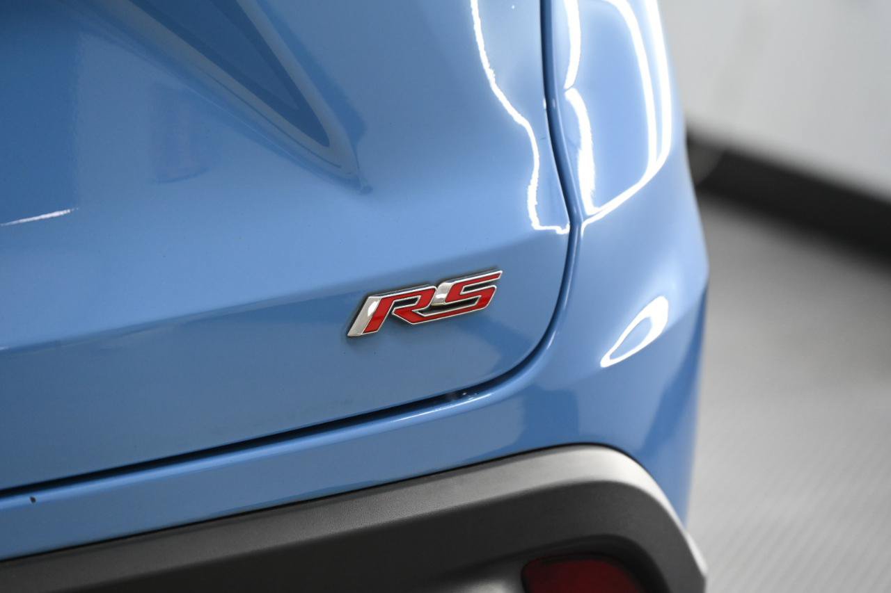 Used 2024 Chevrolet Trax RS w/ Sunroof Package FWD image 14