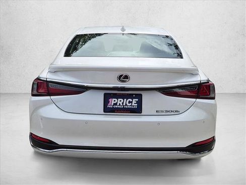 Used 2025 Lexus ES 300h w/ Premium Package FWD image 7