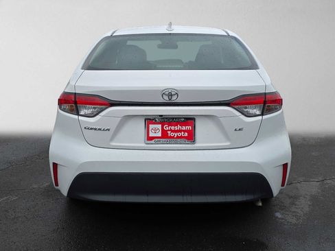 Used 2024 Toyota Corolla LE FWD image 5