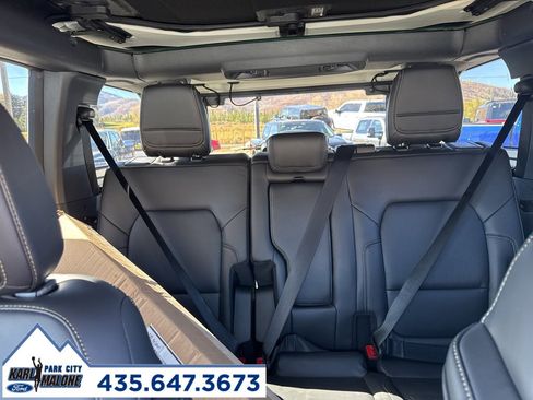 New 2025 Ford Bronco Badlands image 18